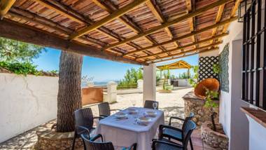 Villa Las Gayumbas Villanueva de la Concepcion by Ruralidays