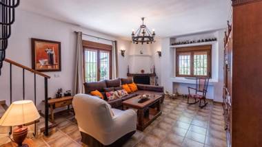 Villa Las Gayumbas Villanueva de la Concepcion by Ruralidays