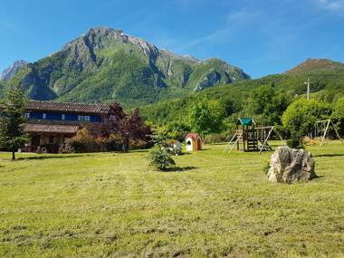 Casa Rural La Matuca Senda Del Oso Asturias