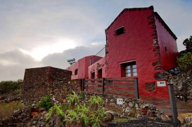 3 bedrooms house with furnished garden at Isora 5 km away from the beach