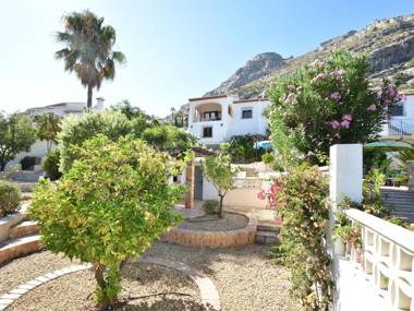 charming villa for 9 people distributed over 2 floors private pool