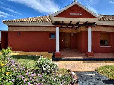 Tasteful Villa in Pinos de Alhaurin with Swimming Pool