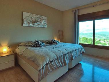 Tasteful Villa in Pinos de Alhaurin with Swimming Pool