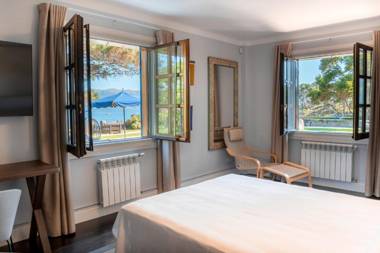 Casa Porto Cabanas by Upper Luxury Housing