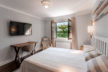 Casa Porto Cabanas by Upper Luxury Housing