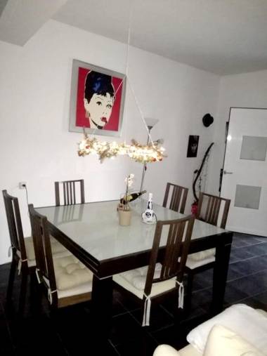 One bedroom appartement with enclosed garden and wifi at Porrino