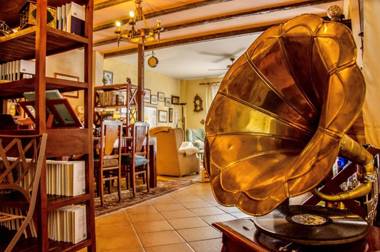 3 bedrooms house with private pool enclosed garden and wifi at Picon