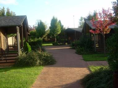 Cabañas de madera de alquiler completo en El Bierzo "El Bosque de los Sueños"