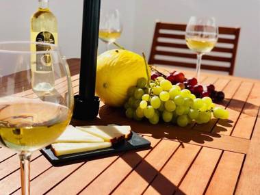 Canaryislandshost l Lovely Lanzarote