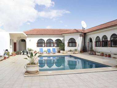 Beautiful villa in the south of Tenerife with a delightful terrace and pool