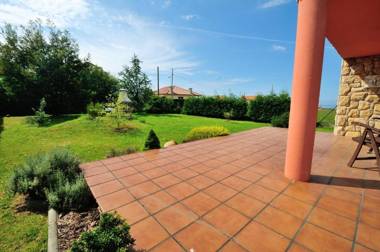 3 bedrooms house with enclosed garden at Albuerne 6 km away from the beach