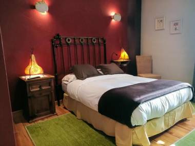 Hostal Rural Txapi Txuri Logis Hotels