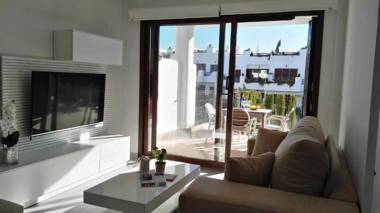 El sol apartamento con jardín en lujosa residencia en la playa