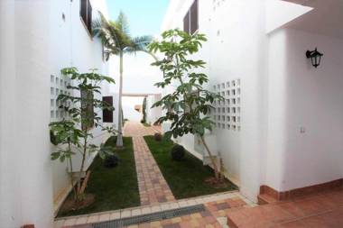El sol apartamento con jardín en lujosa residencia en la playa