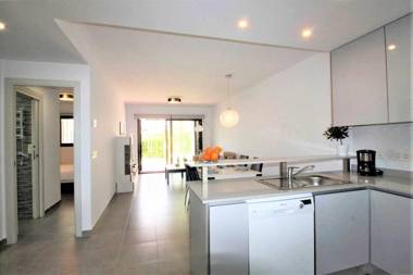 Casa Hermanos apartamento cerca de la playa con piscina compartida