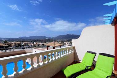 El Cid apartamento soleado vista panorámica al mar y piscina comunitaria