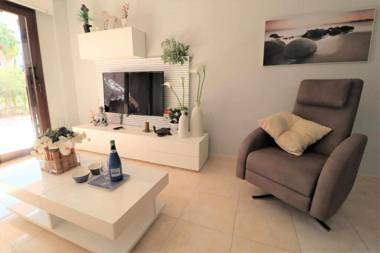 Casa Caracoles gran apartamento en piscina comunitaria