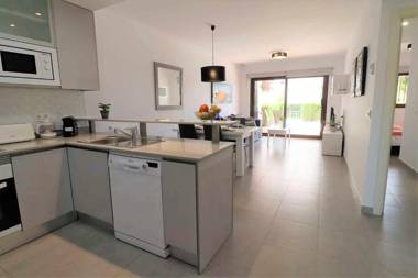 Luna apartamento con terraza jardín y piscina comunitaria