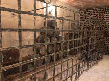 CASA TURÍSTICA Villa Carmen CON CHIMENEA AMPLIA ZONA DE JARDÍN BARBACOA PISCINA Y GARAJE