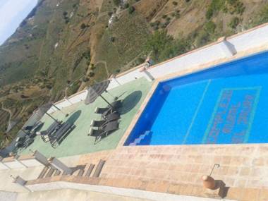 3 bedrooms house with private pool furnished terrace and wifi at El Borge