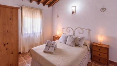 Cortijo La Envarra El Borge by Ruralidays