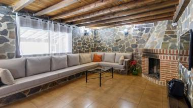 Casa Cabana de Piedra El Borge by Ruralidays