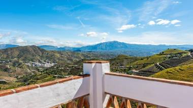 Casa Alejandro Almachar by Ruralidays