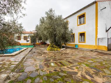 Timeless Holiday Home in Membrio with Swimming Pool