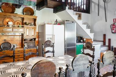 4 bedrooms villa with private pool enclosed garden and wifi at Valverde de Leganes