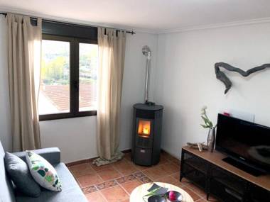 3 bedrooms house with furnished terrace and wifi at Viguera