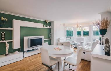 Zubimusu by People Rentals