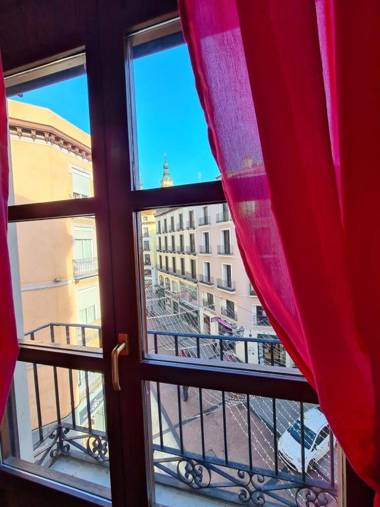 Apartamentos Dos Torres Pilar - Balcones con vistas al Pilar