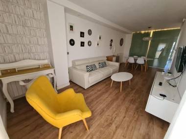 Apartamentos Dos Torres Tolkien - Parking y vistas