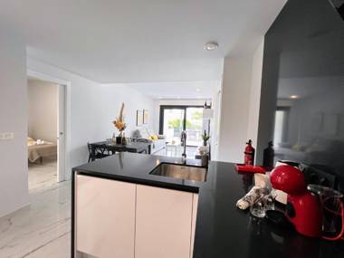 Modern Two Bedroom Ground Floor Apartment Duly7