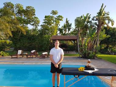 Finca El Picacho Apartments in the countryside 2 Km from the beach