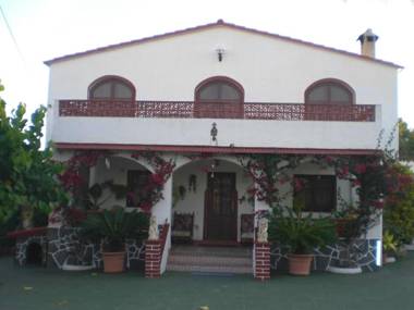 One bedroom appartement with shared pool terrace and wifi at La Riera de Gaia 4 km away from the beach