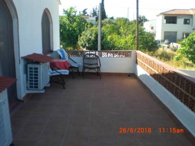 One bedroom appartement with shared pool terrace and wifi at La Riera de Gaia 4 km away from the beach
