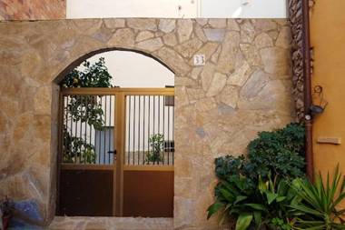 3 bedrooms appartement with enclosed garden at Maspujols