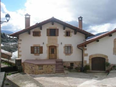 Casa Rural Parriola