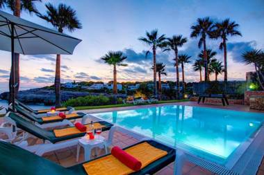 Villa Mar Oberta by Villa Plus