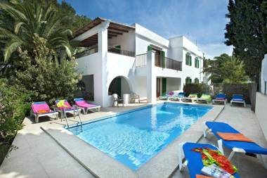 Villa Laila by Villa Plus