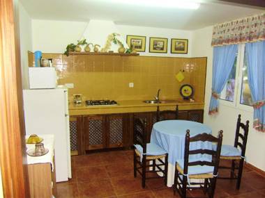 3 bedrooms house with enclosed garden and wifi at O Savinao 3 km away from the beach
