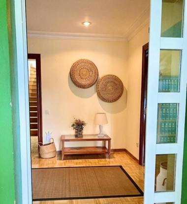 4 bedrooms house with enclosed garden and wifi at Bastian 3 km away from the beach