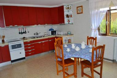 5 bedrooms house with enclosed garden and wifi at Morales de Rey