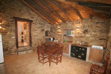 2 bedrooms house with wifi at Paradela