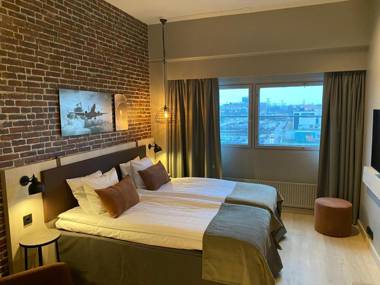 Skyline Airport Hotel