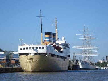 Laivahostel S/S Bore