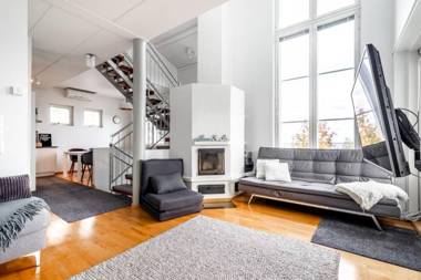 Villa Rajaportti with lakeview@all windows!