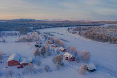 Wild Stay - Ounasrannan majat Tepasto