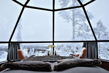 Golden Crown - Levin Iglut